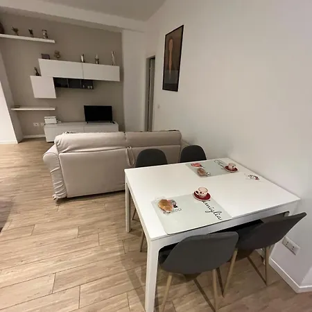 Appio San Giovanni Апартаменты Рим